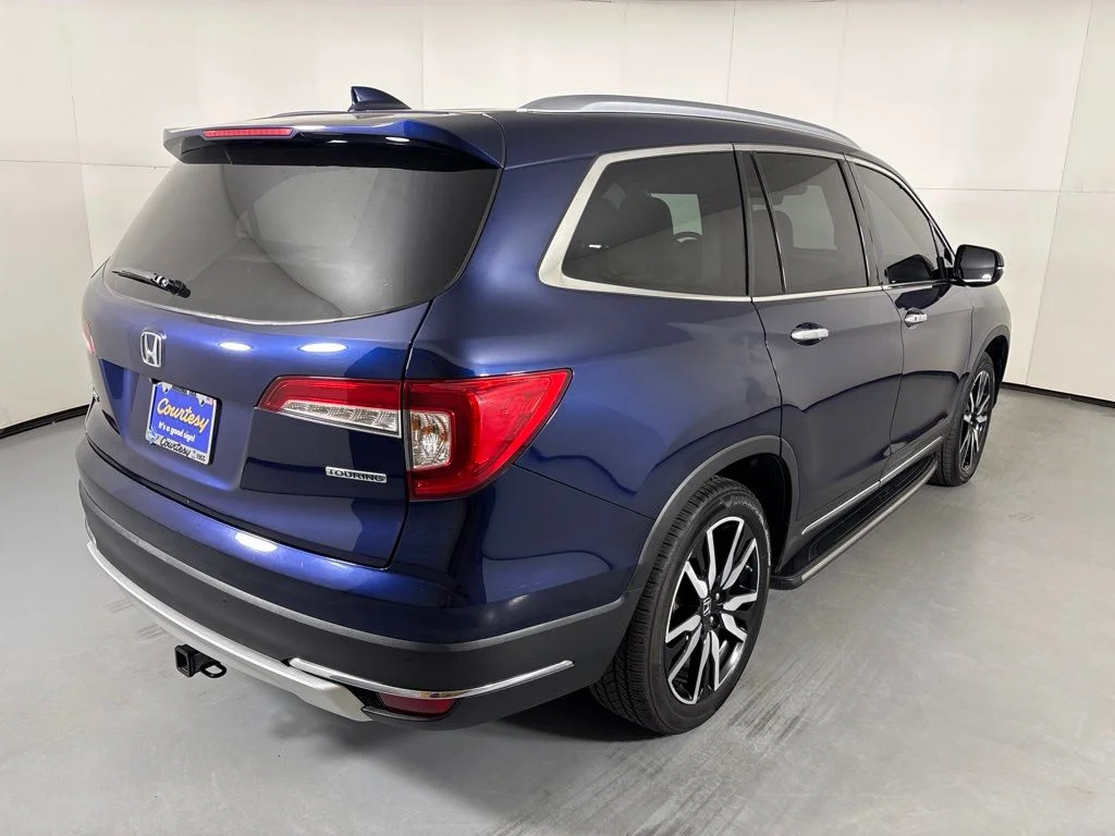Used 2019 Blue Honda Touring image 8