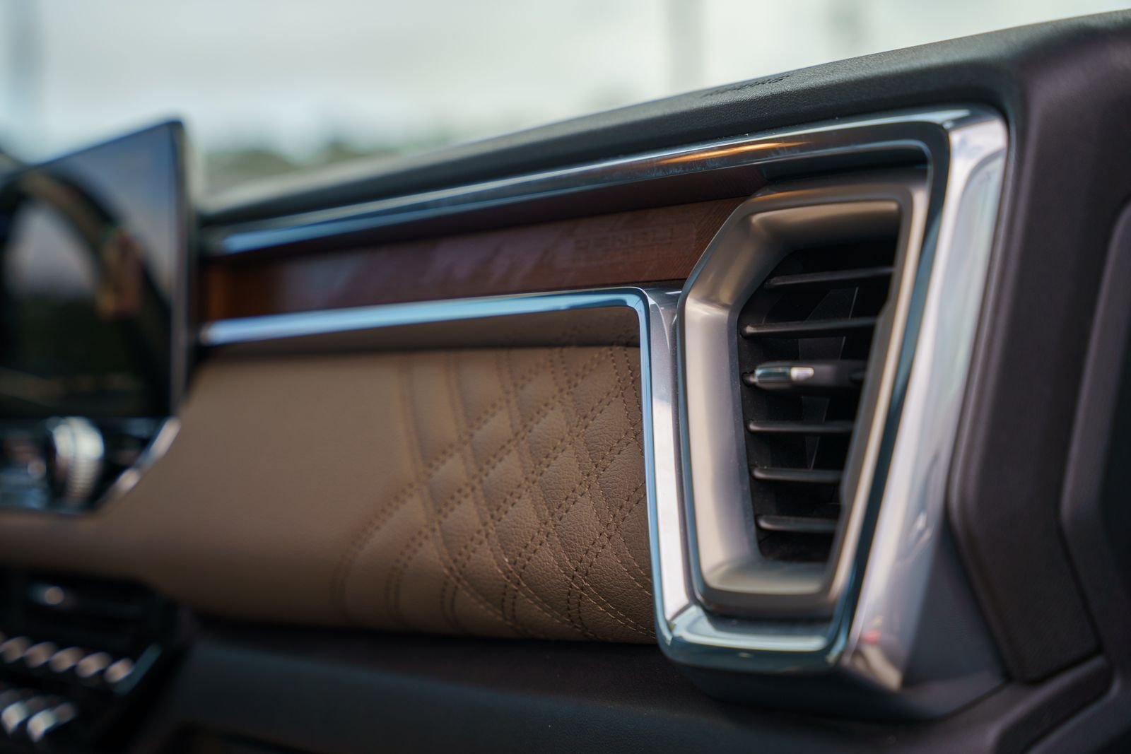 2023 GMC Canyon Denali - Photo 18