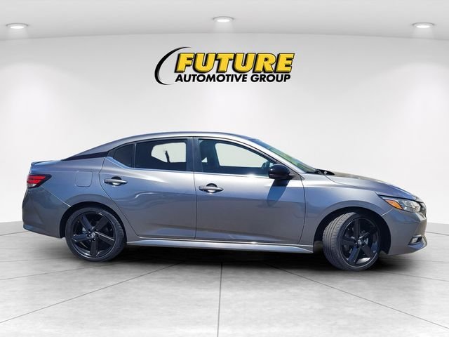 Used 2022 Gray Nissan SR image 3