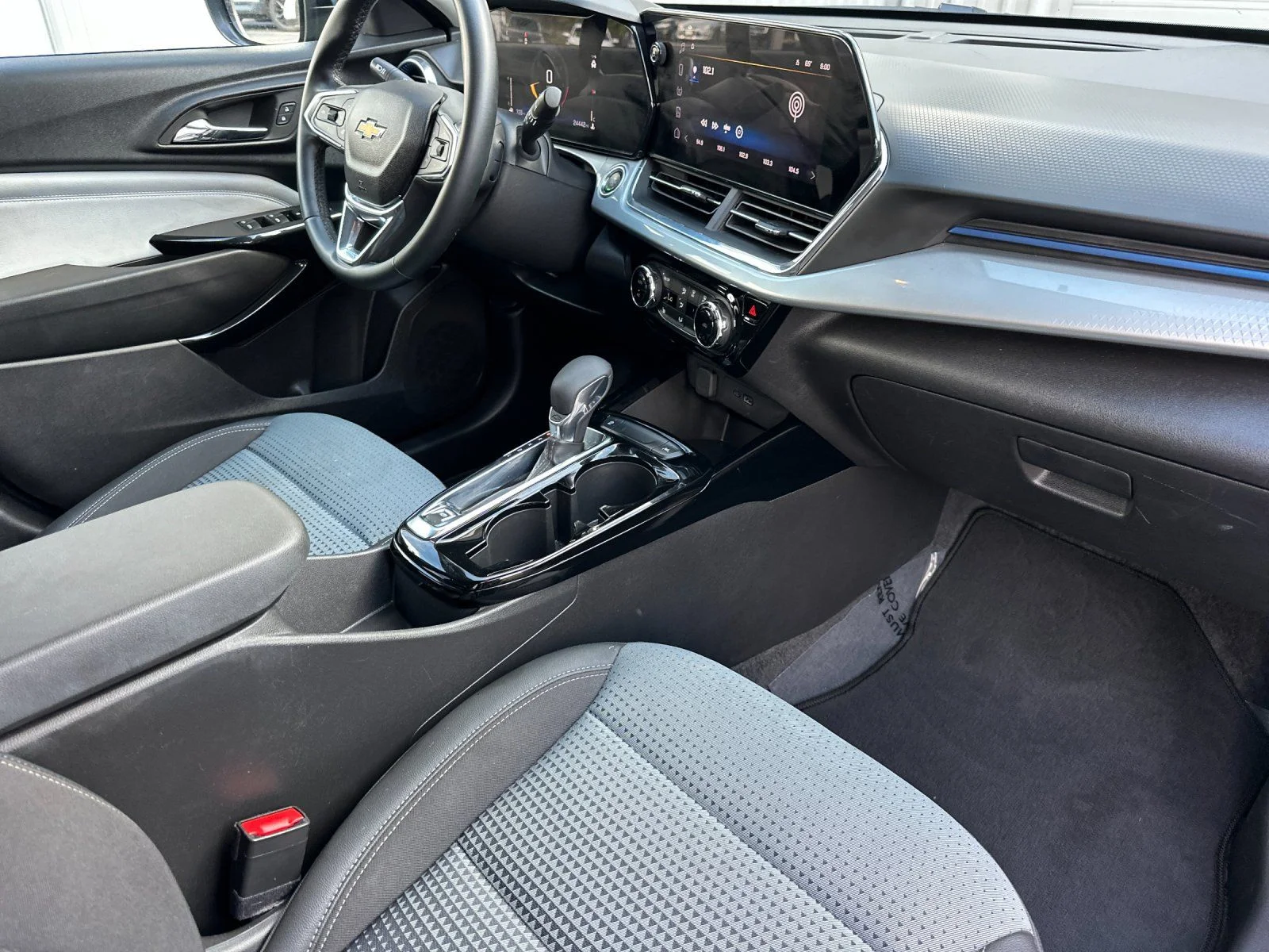 Used 2025 Black Chevrolet LT image 15