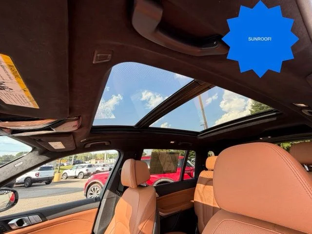 Used 2021 White BMW xDrive40i image 33
