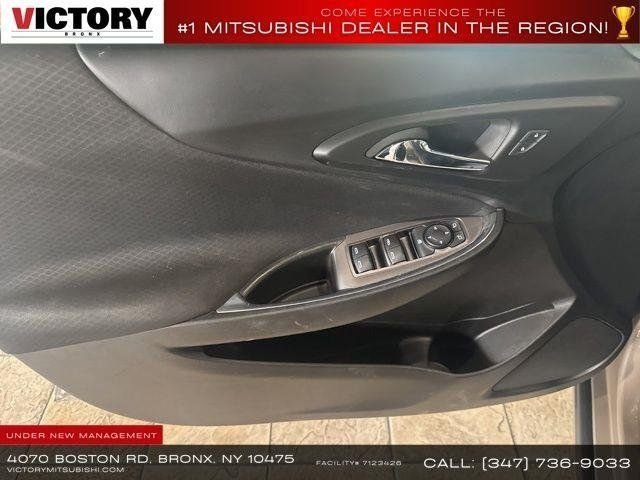 Used 2022 Gray Chevrolet LT image 26