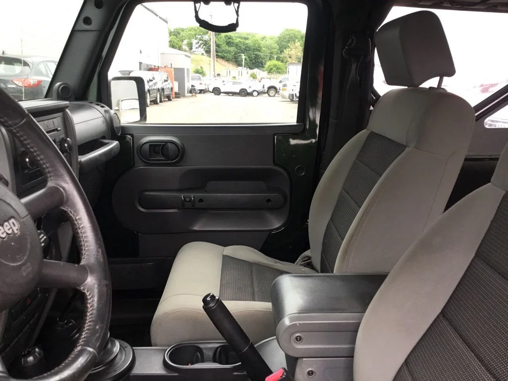 Used 2010 Green Jeep Sport image 9