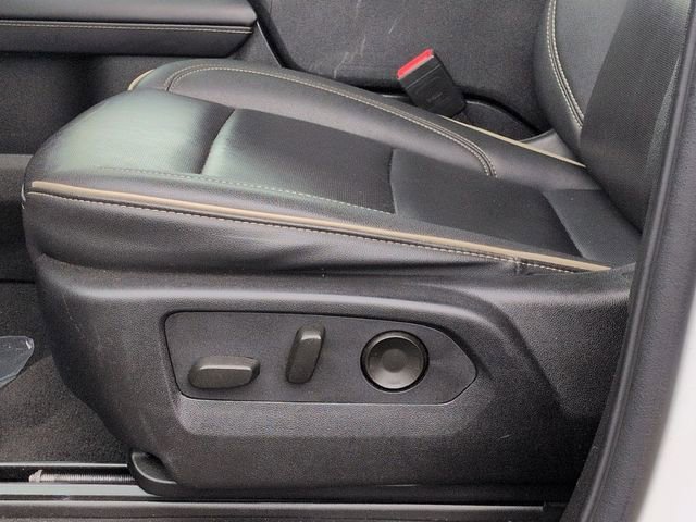 Used 2024 Summit White Chevrolet Premier image 20