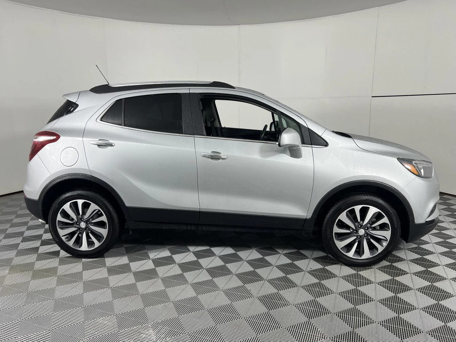 Used 2022 Quicksilver Metallic Buick Preferred image 11