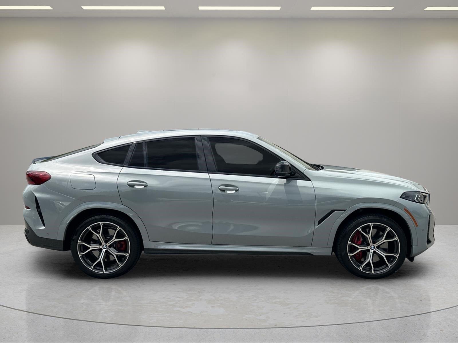 Used 2025  BMW M60i image 8