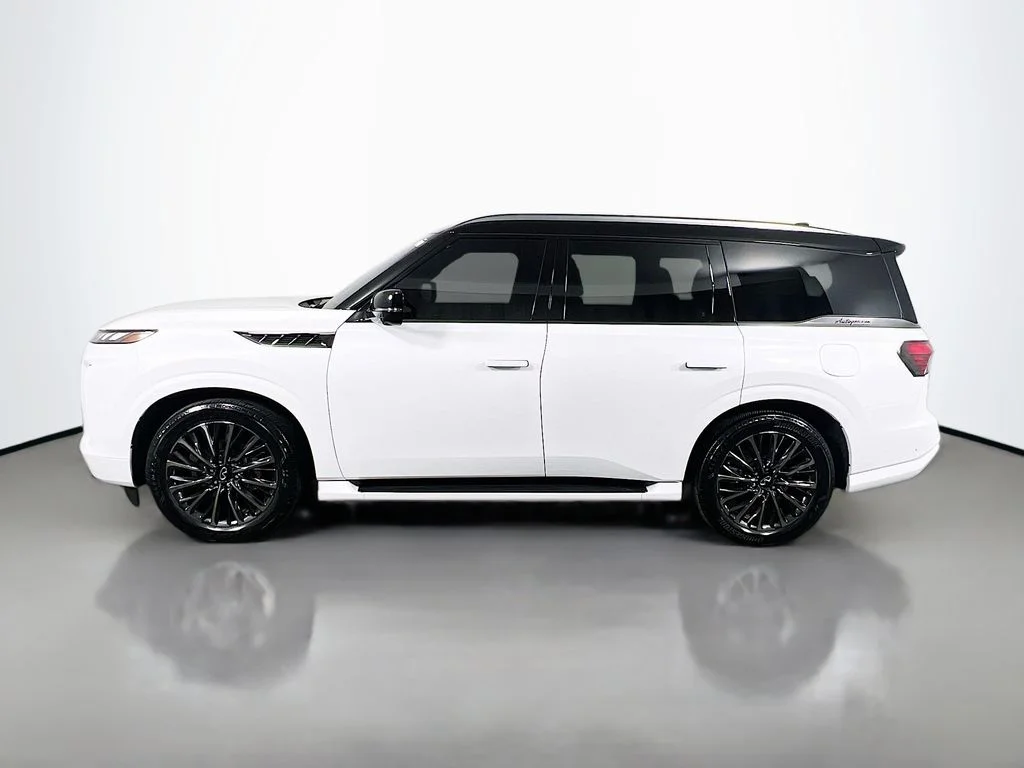 Certified Used 2025 Black INFINITI AUTOGRAPH image 4