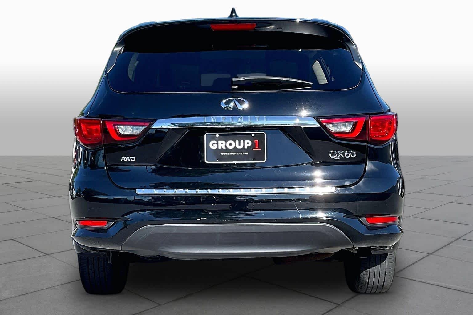Used 2020 Black Obsidian INFINITI LUXE image 4