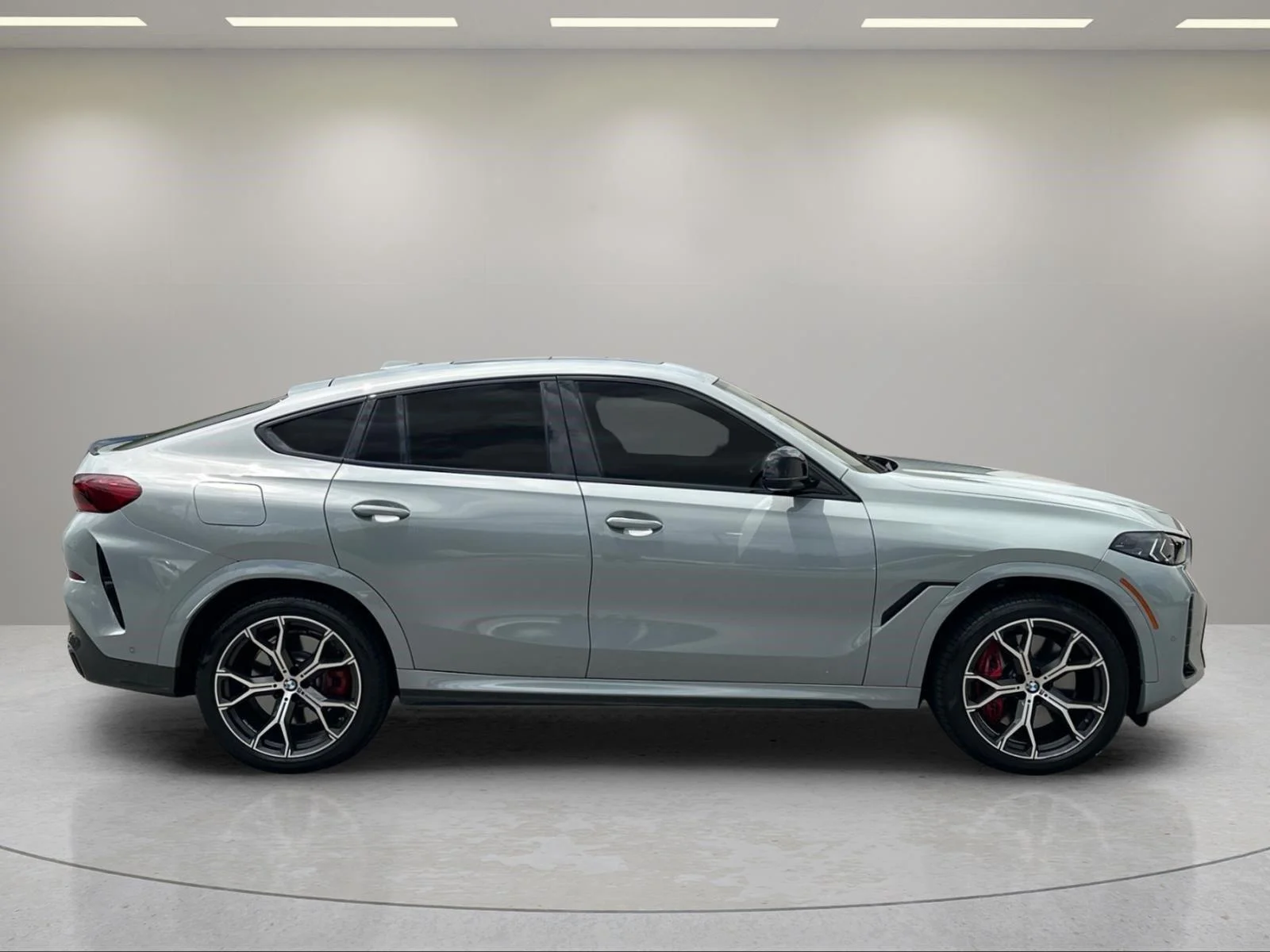 Used 2025  BMW M60i image 8