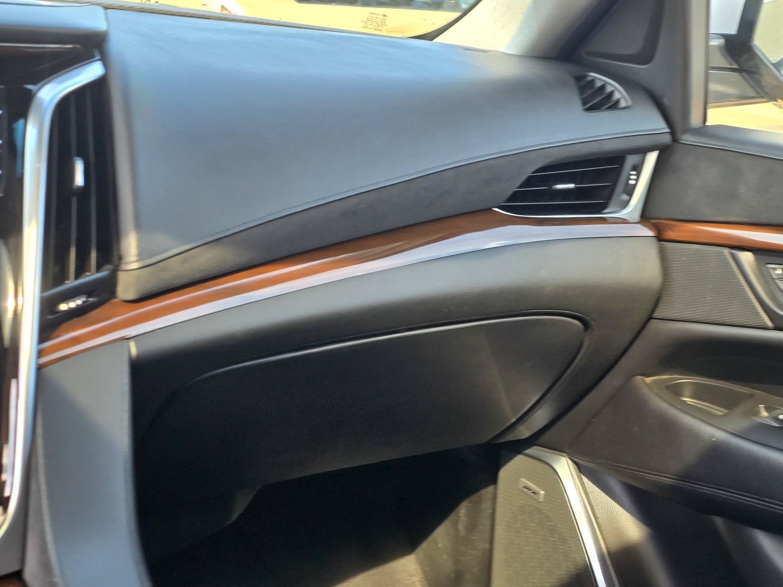 2020 Cadillac Escalade Luxury - Photo 14