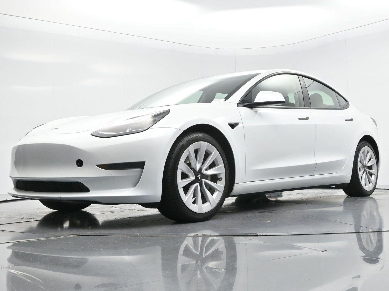 Used 2022 Pearl White Multi-Coat Tesla Base image 36