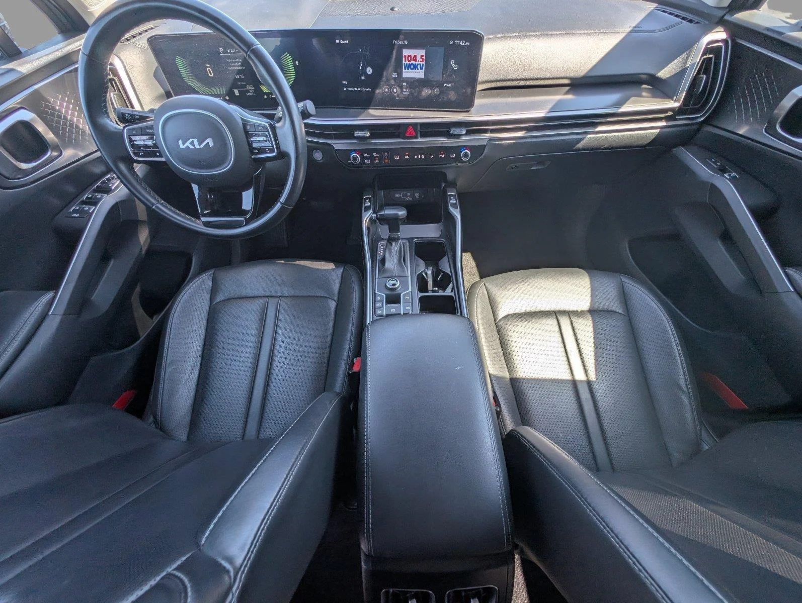 Used 2024 Everlasting Silver Kia S image 35