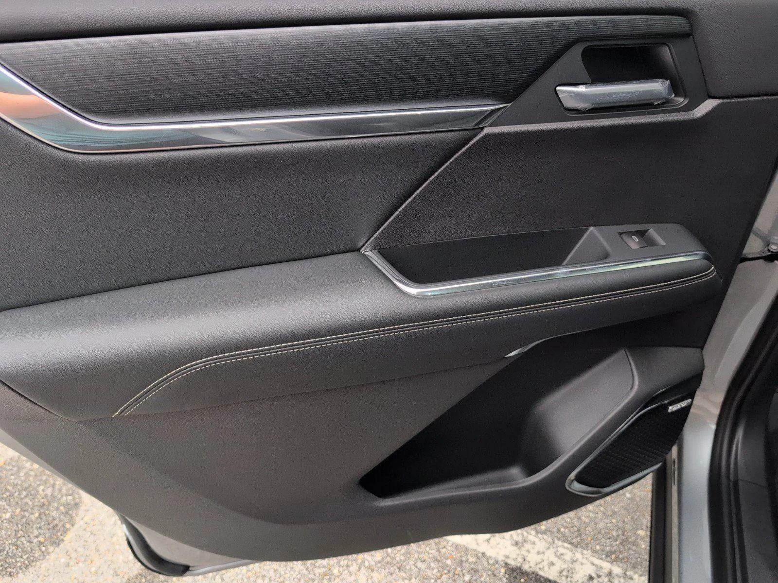 New 2026 Sterling Metallic GMC Elevation image 33