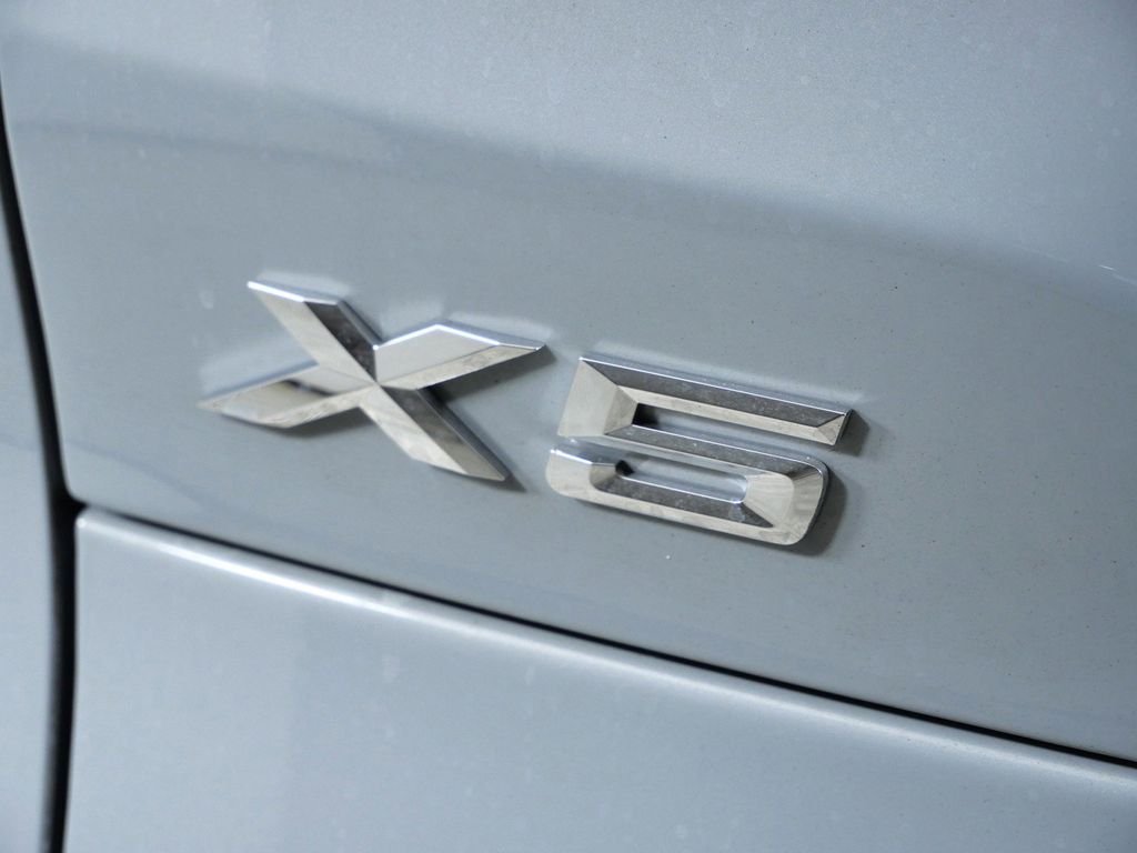 Used 2026 Brooklyn Grey Metallic BMW xDrive50e image 14