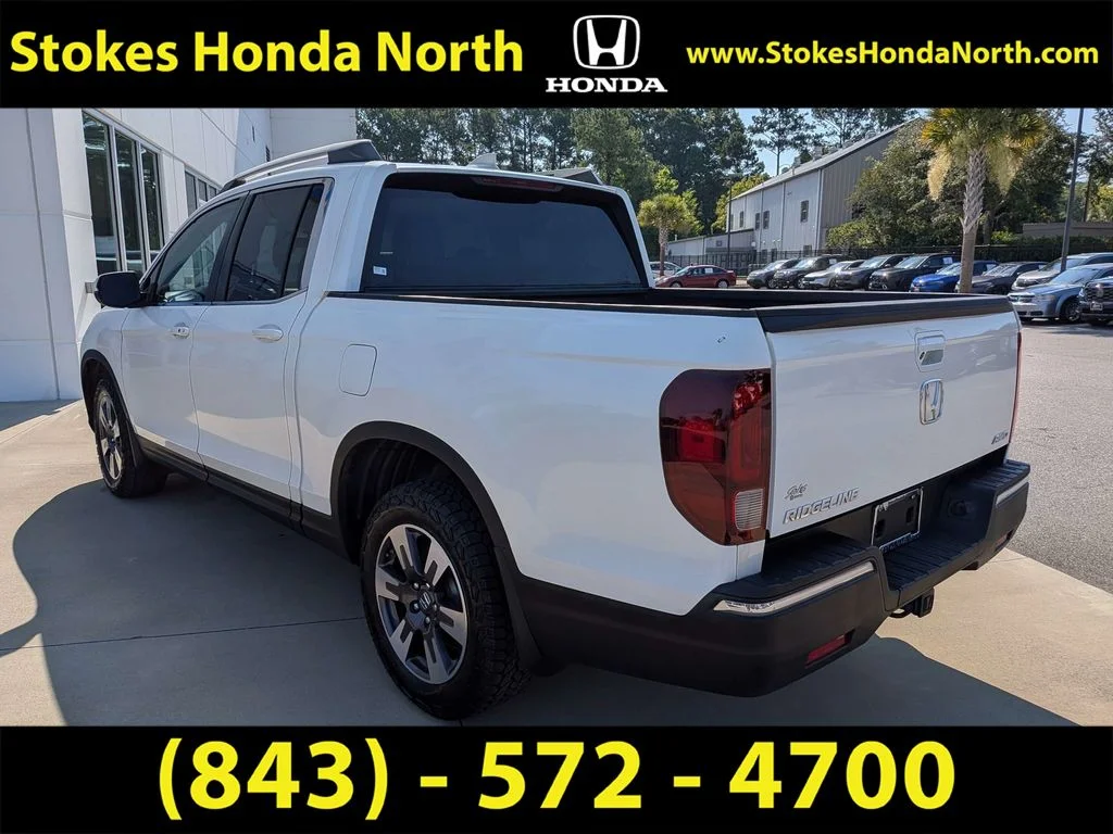 Used 2017  Honda RTL image 3