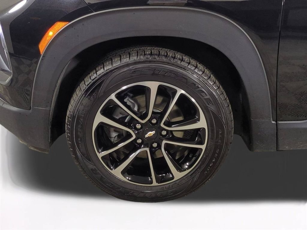 Used 2025 Black Chevrolet LT image 13