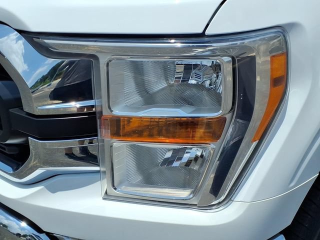 Used 2022  Ford XL image 9