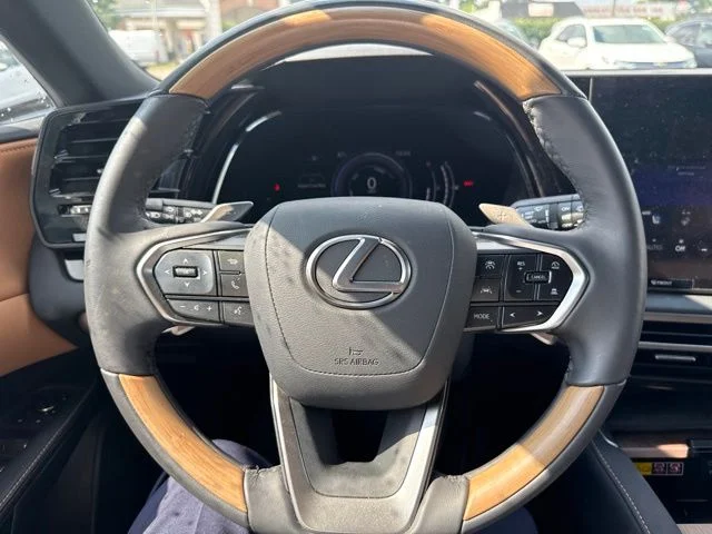 Used 2024 Nori Green Pearl Lexus 350h Premium image 21