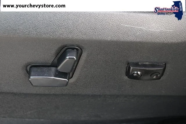 Used 2016 Silver Dodge SXT image 11