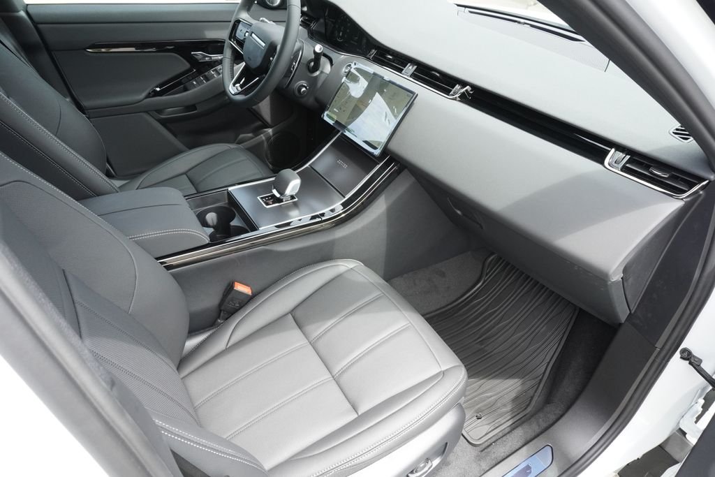 New 2026 Fuji White Land Rover Hoxton Edition image 22