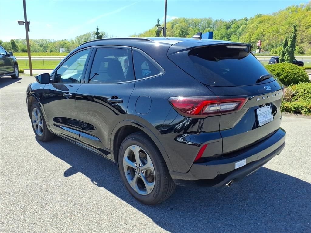 Used 2024 Black Metallic Ford ST-Line Select image 3