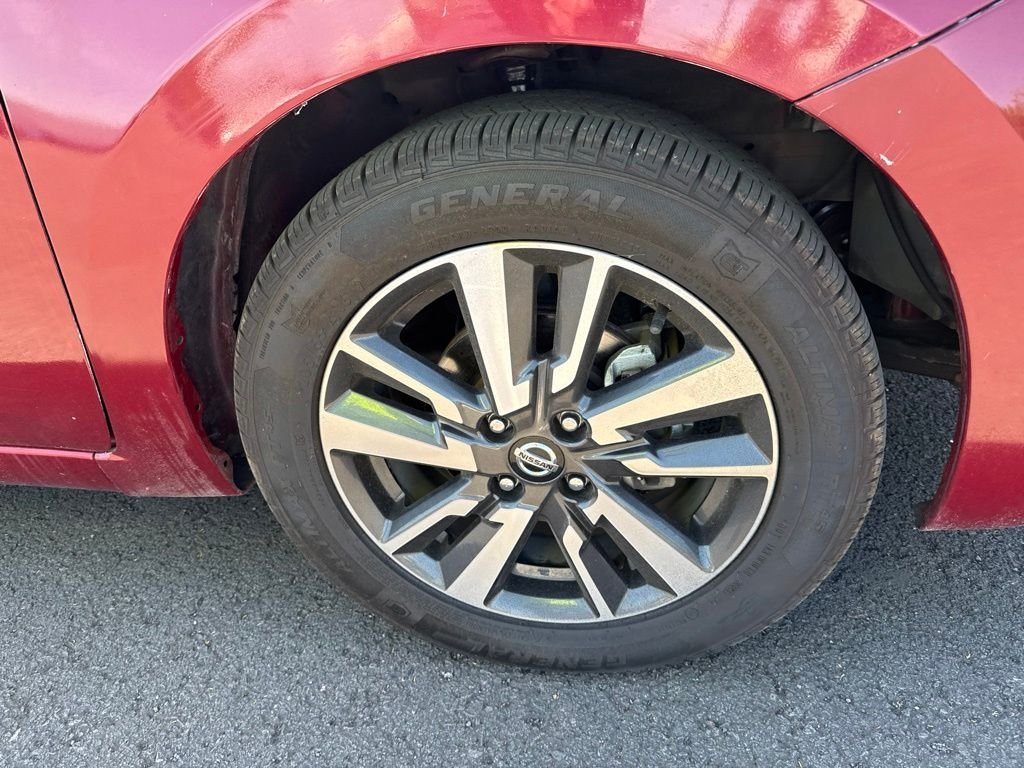 Used 2021 Scarlet Ember Pearl Metallic Nissan 1.6 SV image 23