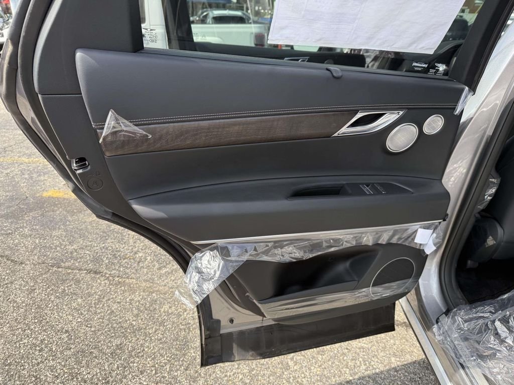 2024 GENESIS GV80 Standard - Photo 18