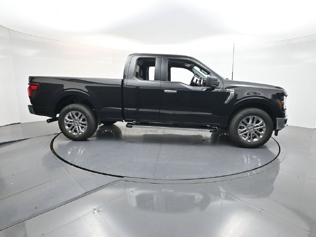 New 2026 Agate Black Metallic Ford XLT image 8