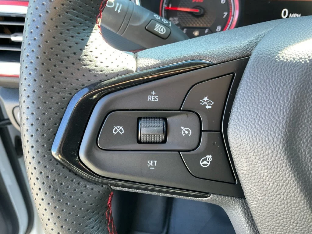 Used 2023 IRIDESCENT PEARL TRICOAT Chevrolet RS image 30