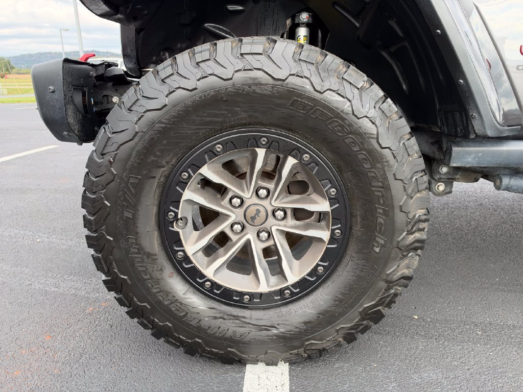 Used 2023 Gray Jeep Rubicon image 7