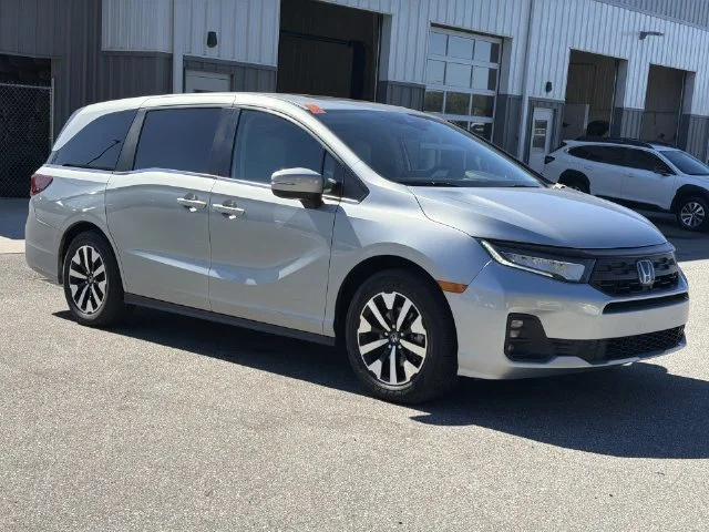 Used 2025  Honda EX-L image 15