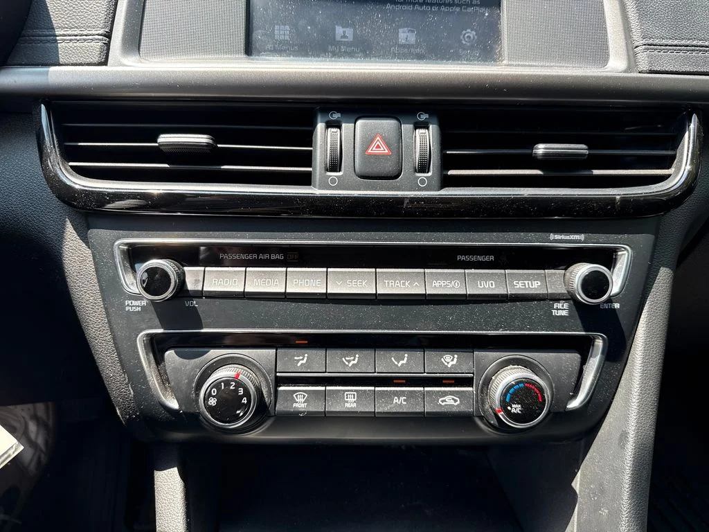 Used 2018 White Kia S image 20