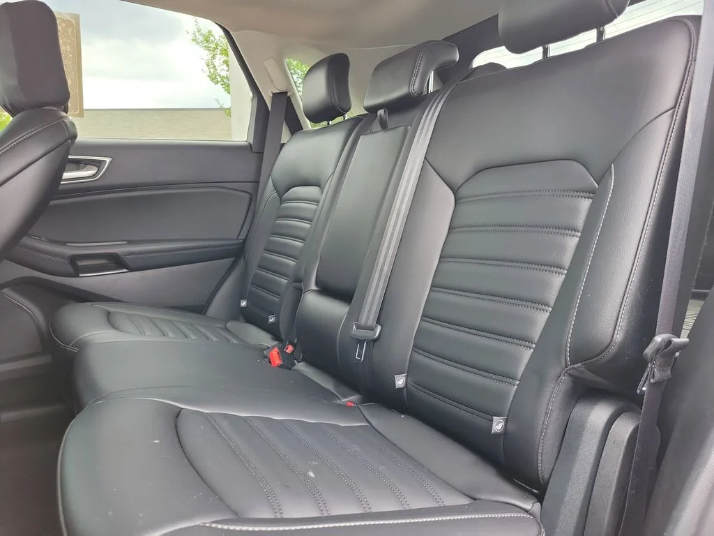 Used 2020 Magnetic Metallic Ford SEL image 11