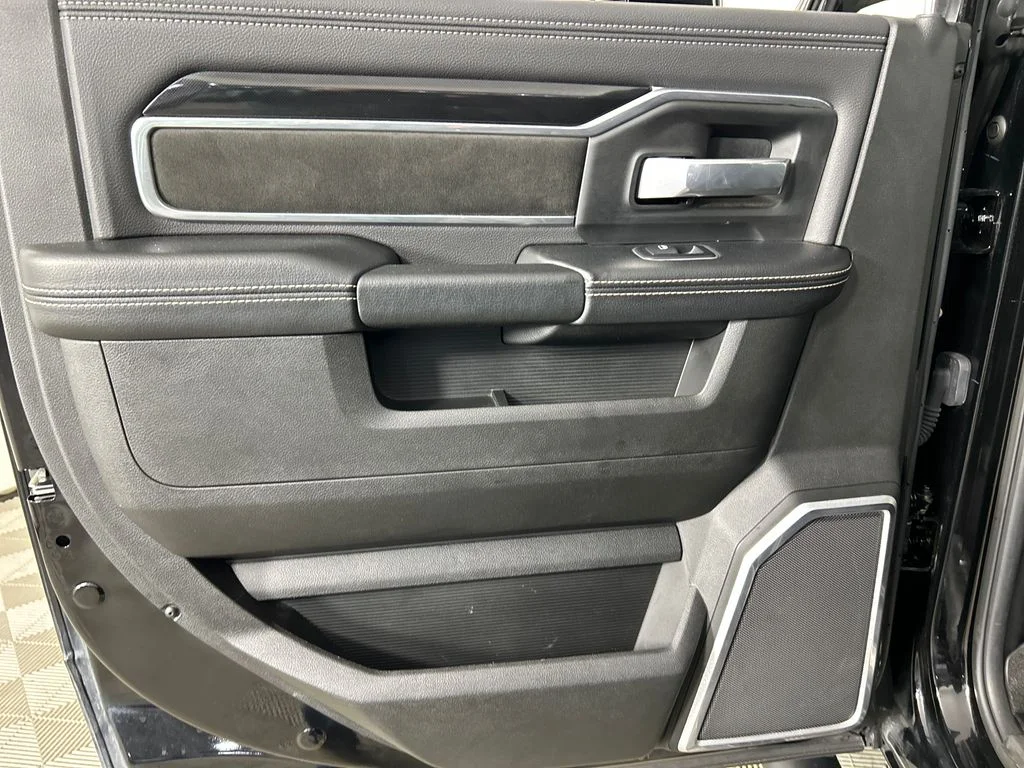 Used 2022 Black Ram Laramie image 17