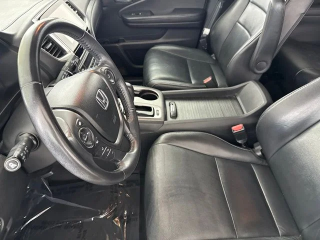 Used 2018 White Honda EX-L image 25