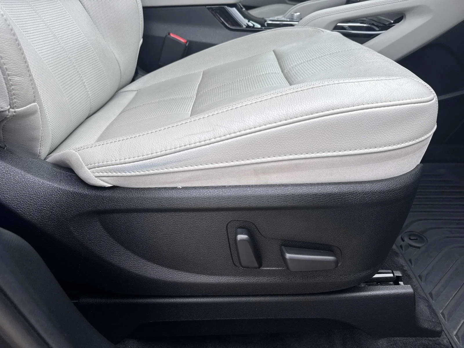 Used 2021 Gravity Grey Kia EX AWD image 13