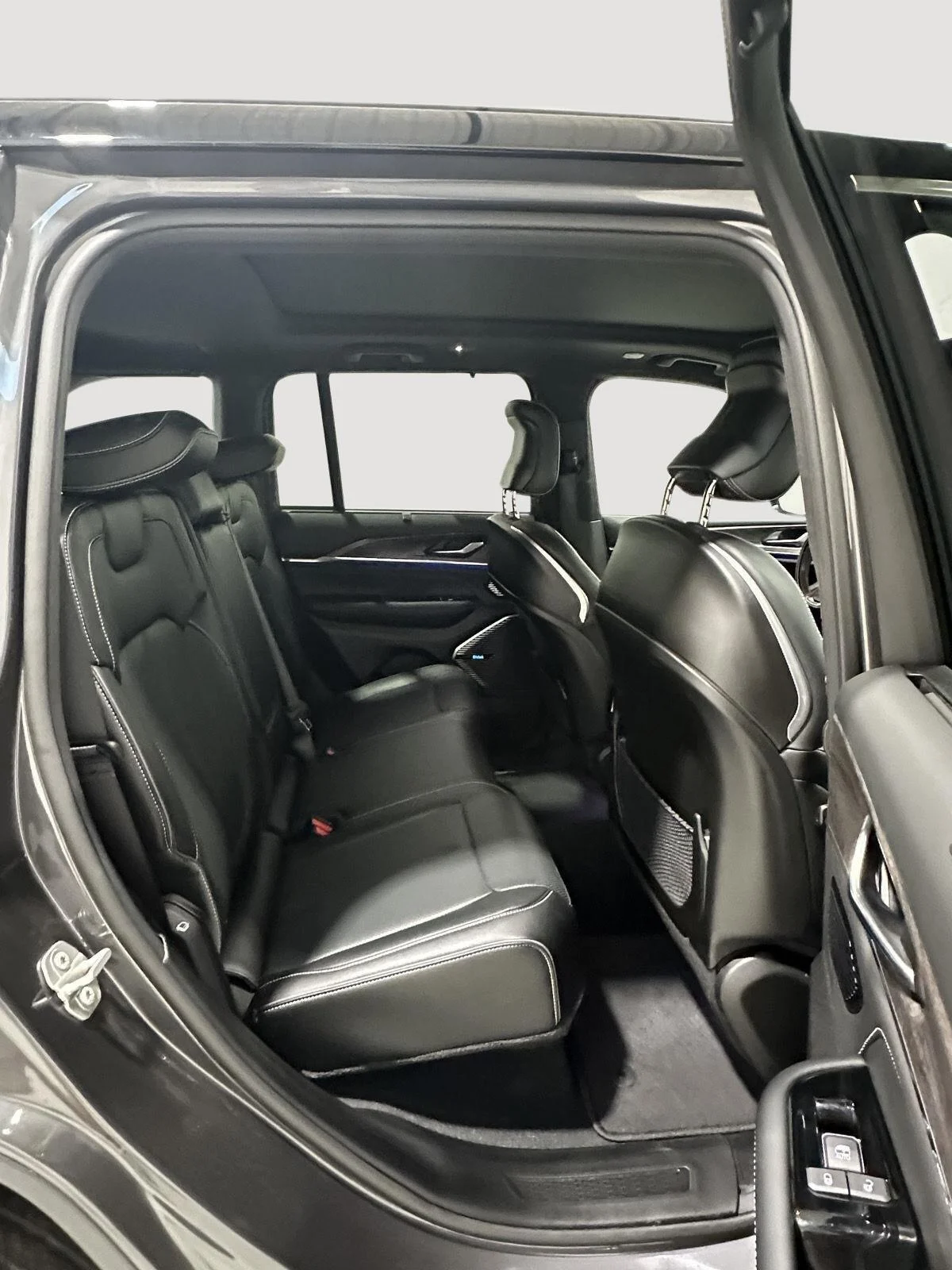 Used 2024 Gray Jeep Overland image 27