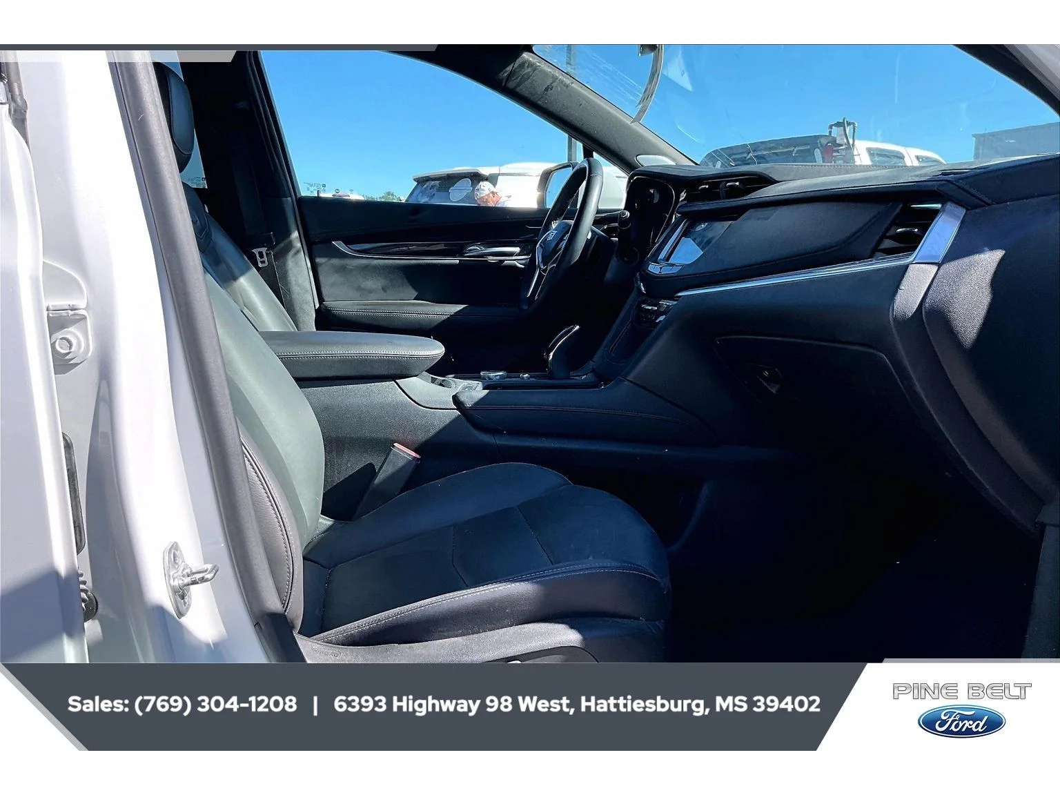 Used 2025 Crystal White Tricoat Cadillac FWD Premium Luxury image 5