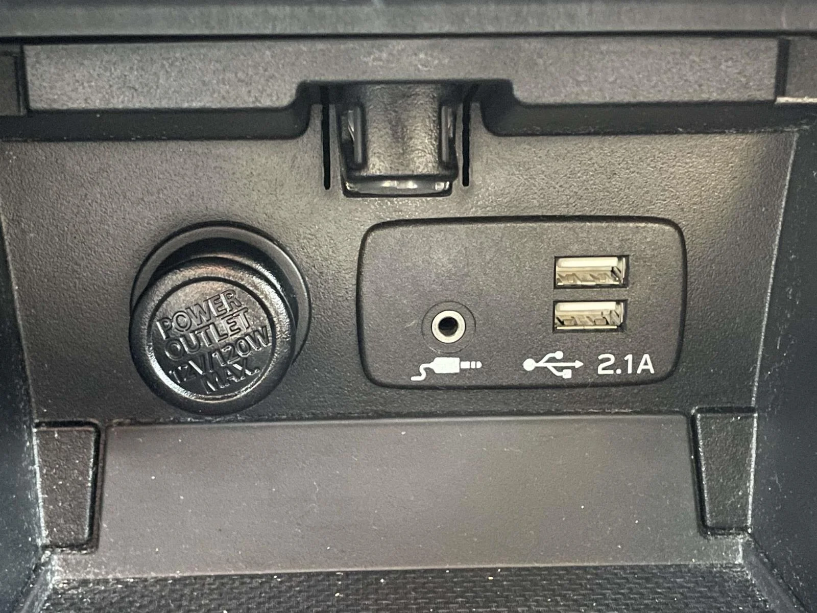 Used 2019 Wilderness Green Metallic Subaru Limited image 20