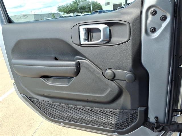 Used 2018 GRAY Jeep Sport image 21