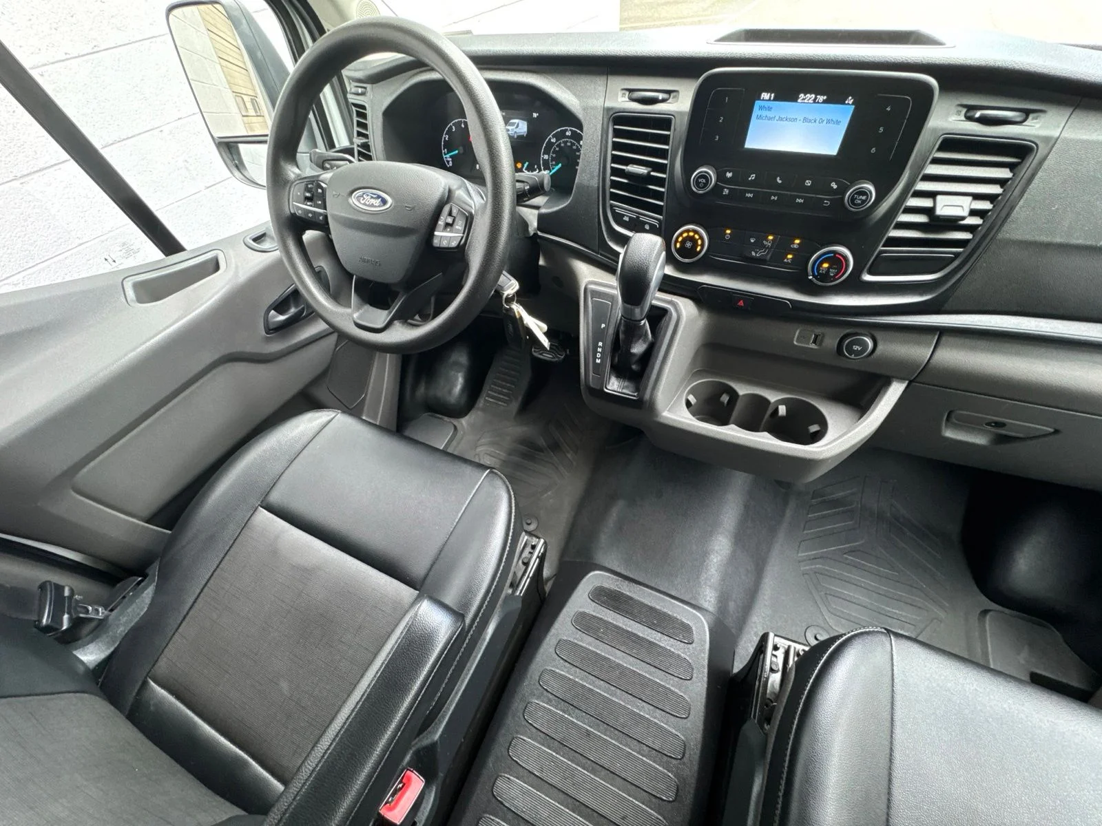Used 2022 Oxford White Ford Base image 30