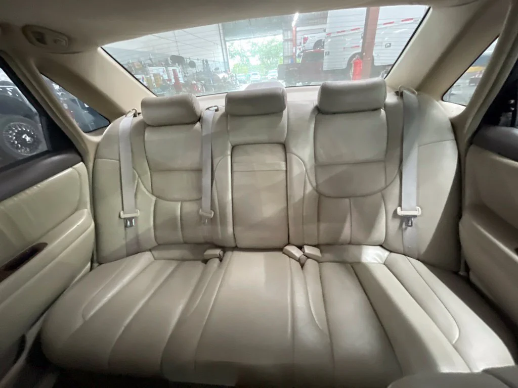 Used 2002 White Toyota XL image 9
