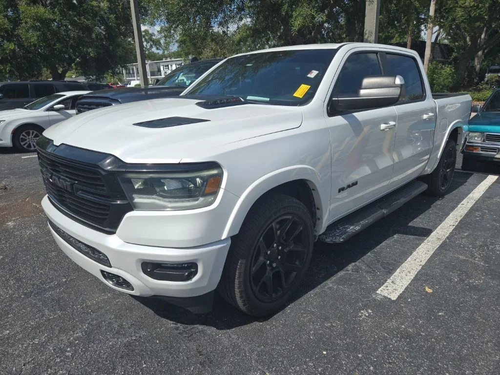 Used 2022 White Ram Laramie image 11