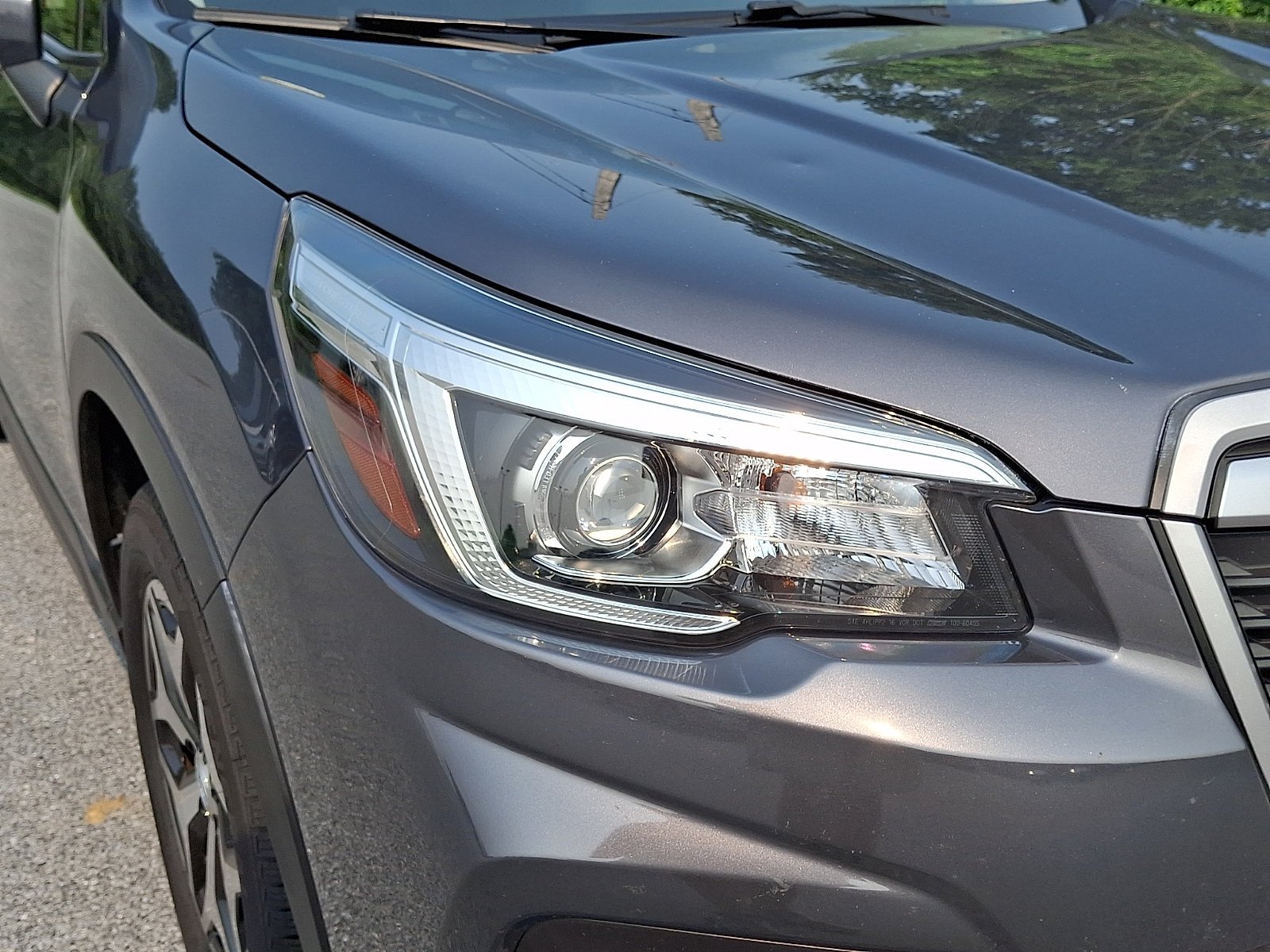 Used 2020 Magnetite Gray Metallic Subaru Premium image 10