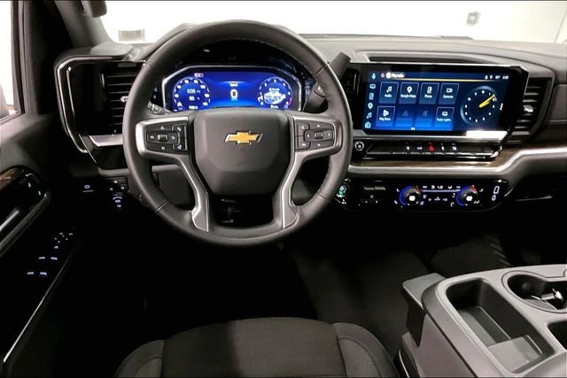 Used 2025 Summit White Chevrolet LT image 6