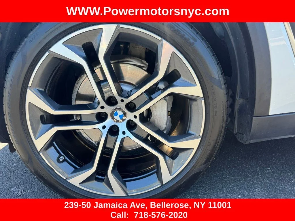 Used 2022 White BMW sDrive40i image 19