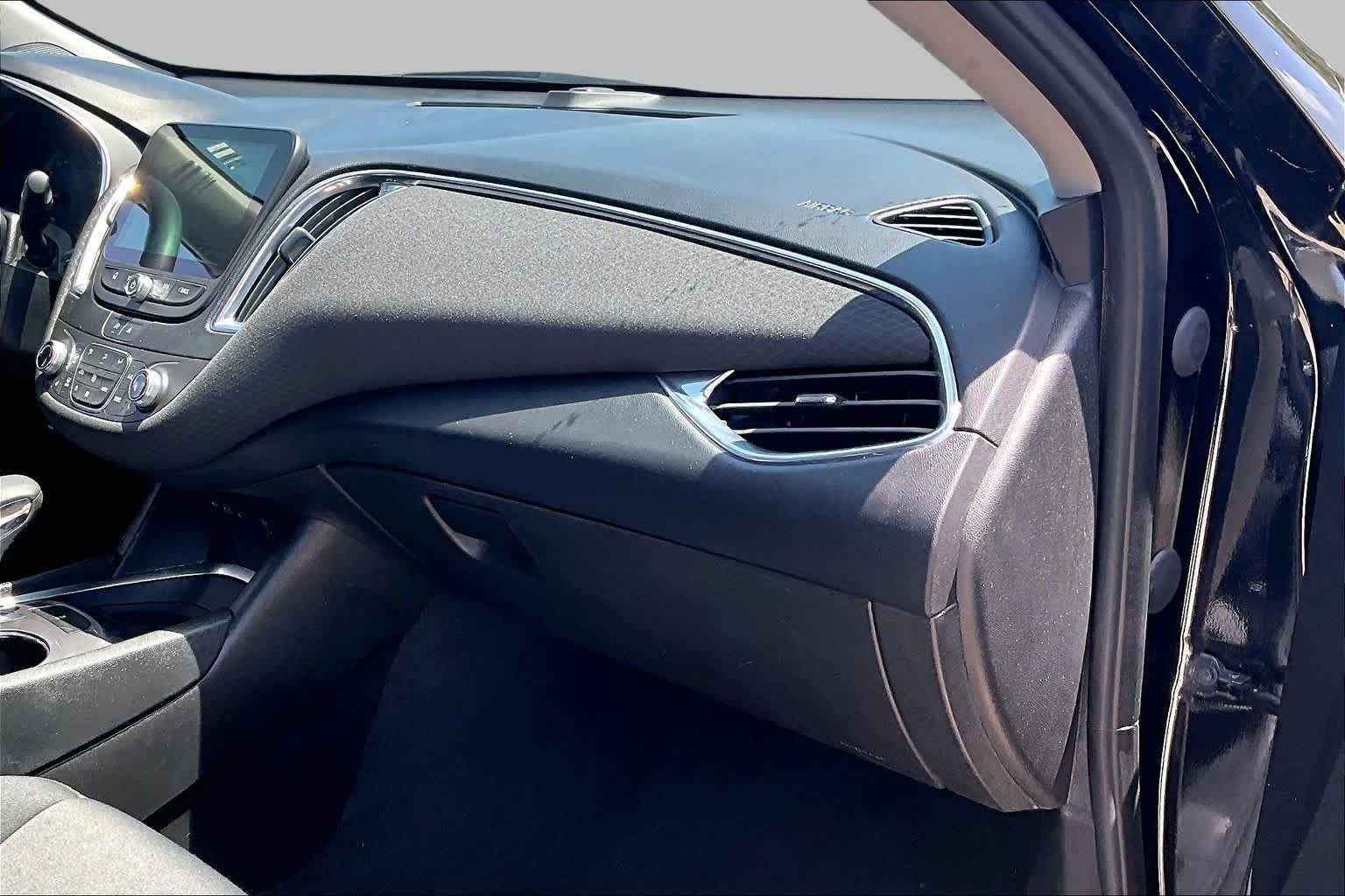 Used 2021 Mosaic Black Metallic Chevrolet LT image 18