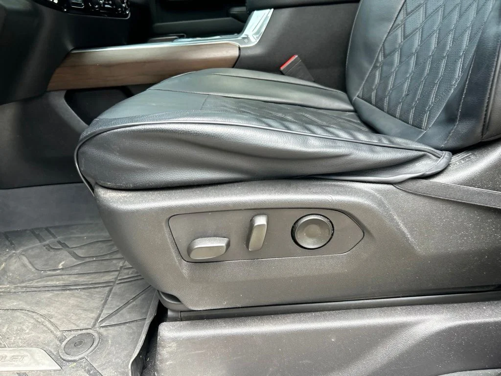 Used 2024 Summit White Chevrolet High Country image 17