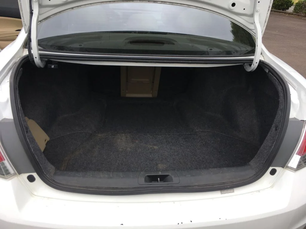 Used 2011 White Honda LX-P image 30