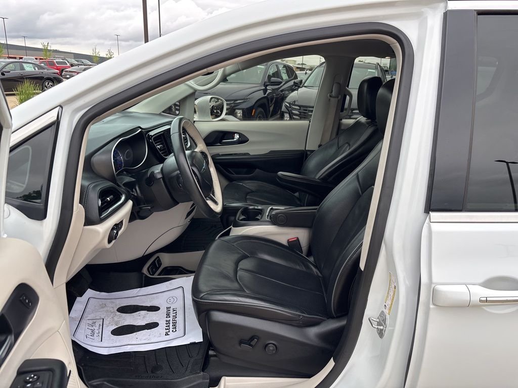 2020 Chrysler Pacifica Hybrid Limited - Photo 18
